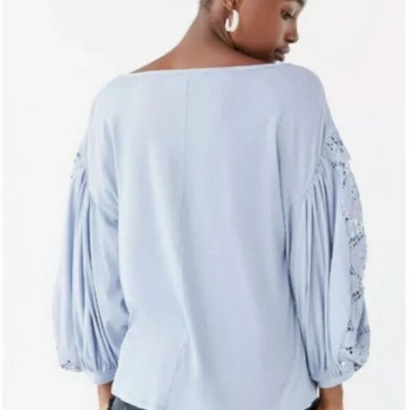 Urban Outfitters Boho Blue Belle Peasant Crochet Sleeve Top Contemporary Casual - Picture 2 of 14